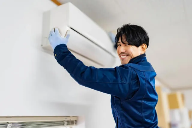 一戸建てでエアコンの吊り上げ搬入が選ばれる理由と作業の基本